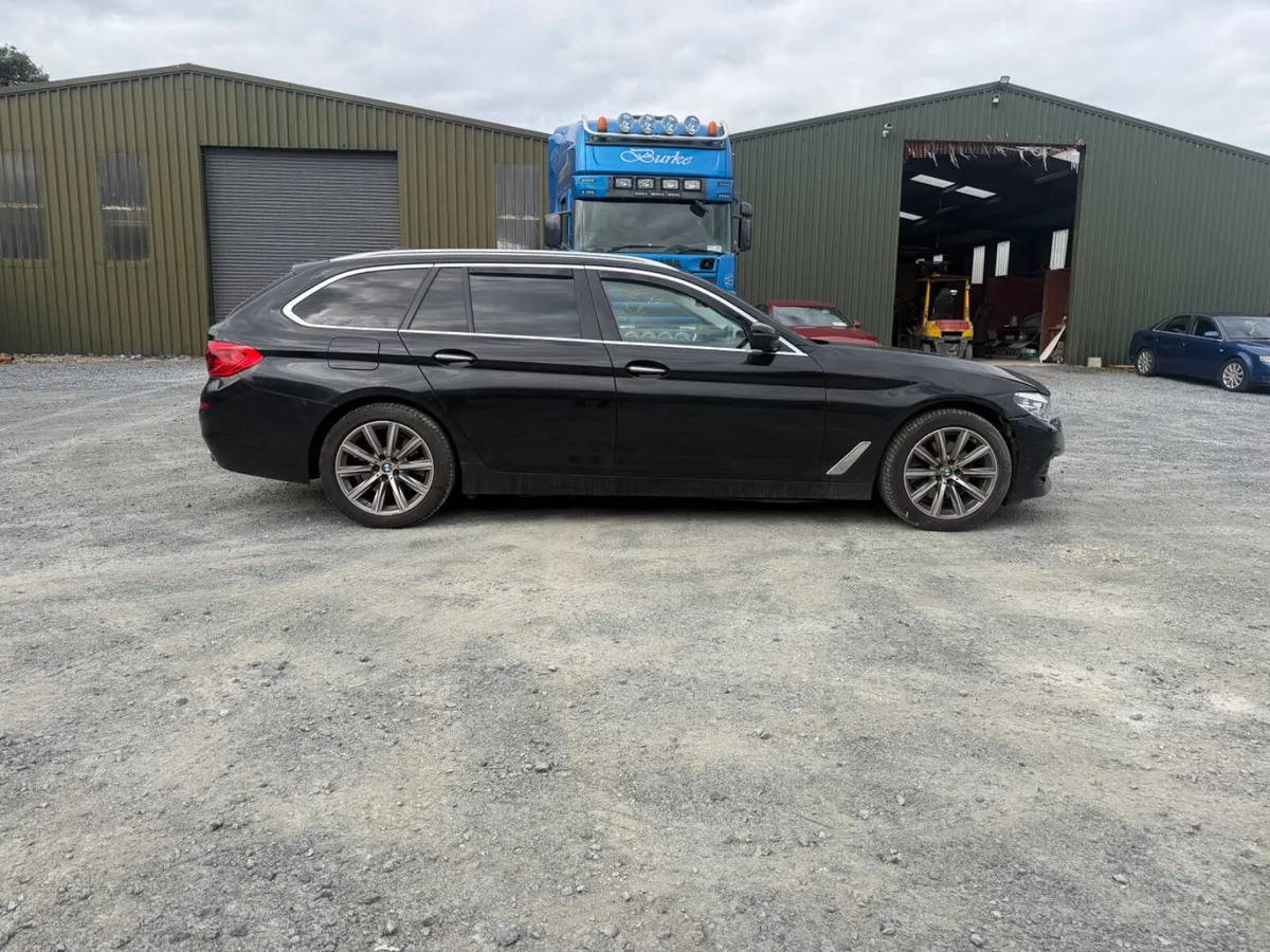 2017 BMW 520 D - Image 2
