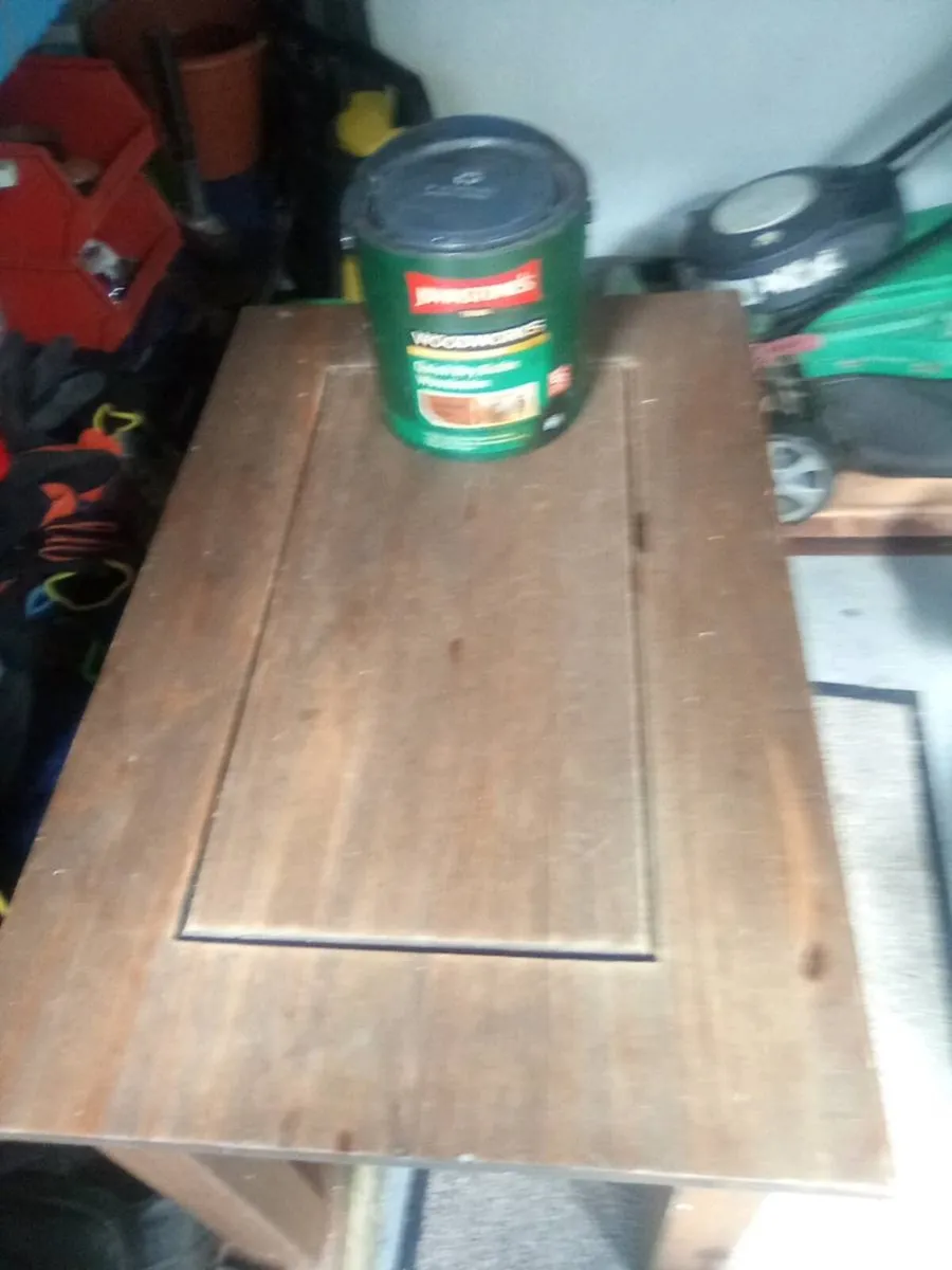 TIMBER.  SIDE.  TABLE  AND.  1  LITRE.  WOODSTAIN - Image 4