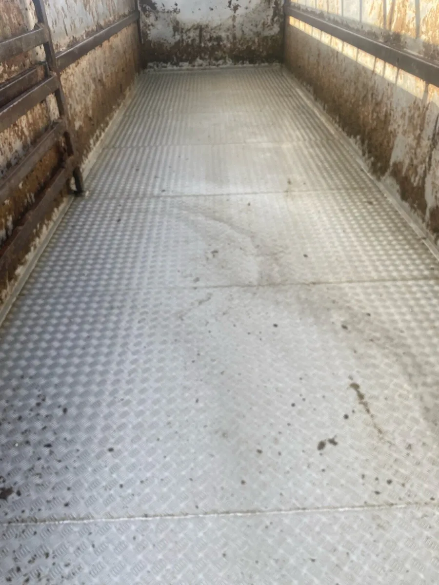 Cattle trailer - Image 3