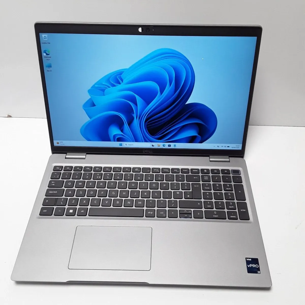 Dell Latitude 5530 | Intel Core i7-1265U | 16GB - Image 1