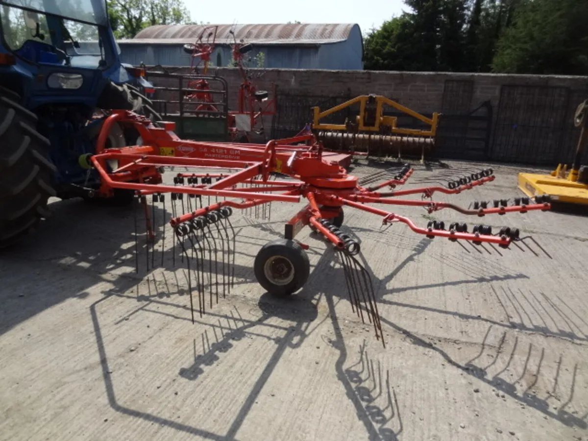 Kuhn GA4121 Masterdrive Single Rotor Rake - Image 3
