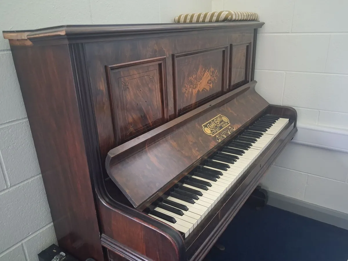 Upright piano - Image 2