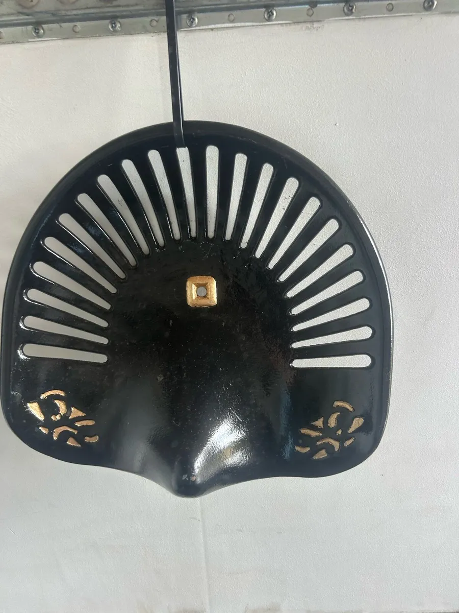 Cast iron tractor seats - Image 3