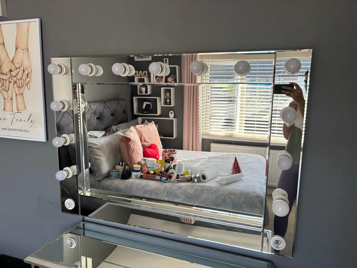 Hollywood mirror and dressing table - Image 4