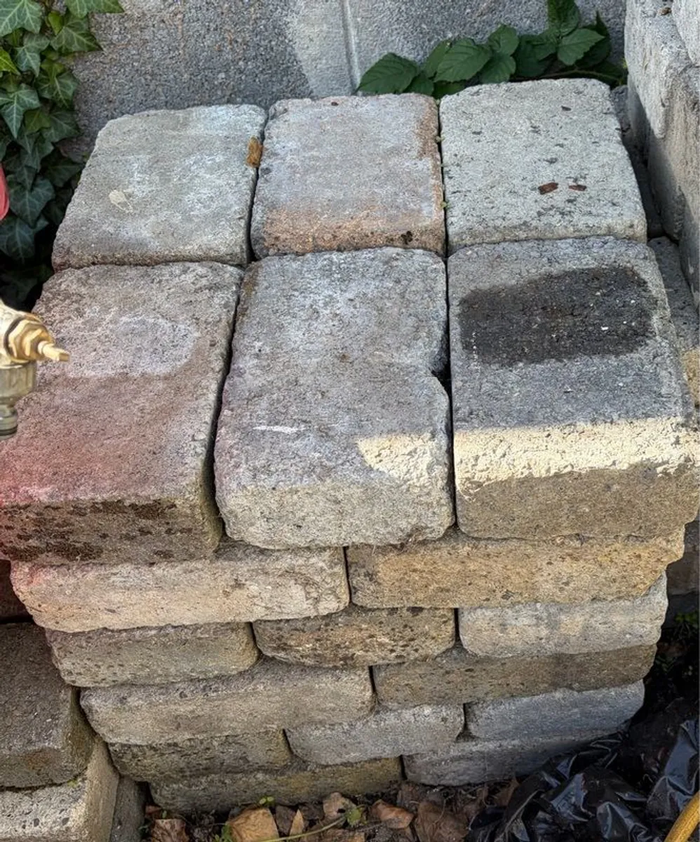 Concrete pavers - Image 1
