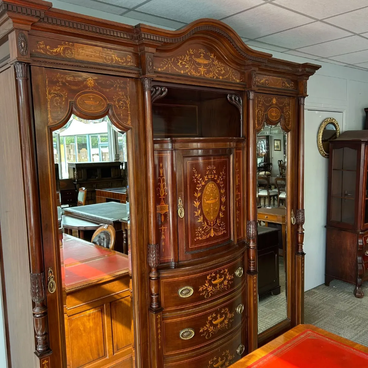 Magnificent Edwardian Sheraton revival wardrobe - Image 2