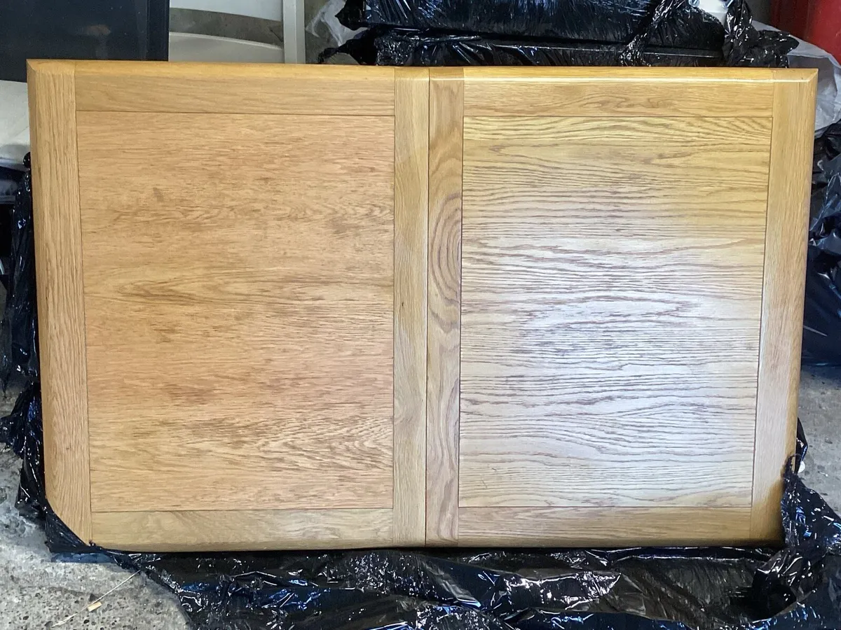 Caravel table and chairs - Image 3