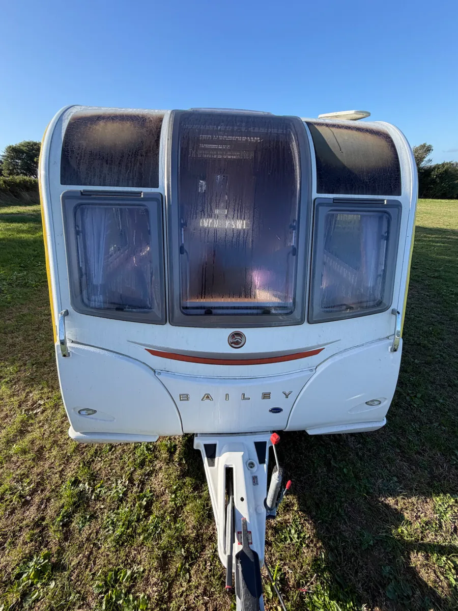 Bailey Unicorn Caravan – Top-of-the-Range - Image 3