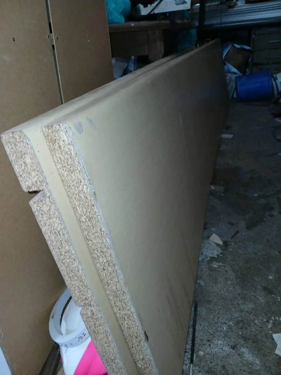2 lengths cream worktops 3mts and 2.780. X 600x 38 - Image 1