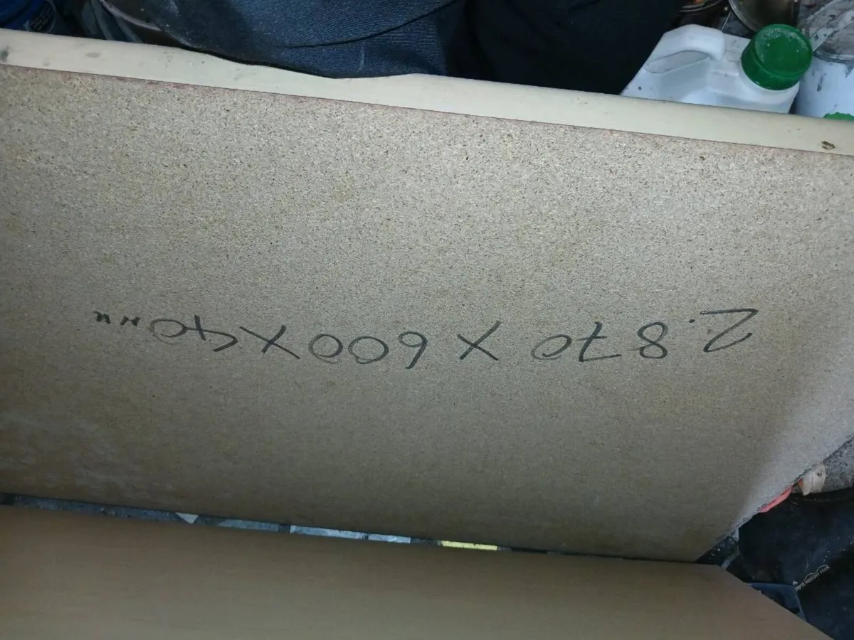 2 lengths cream worktops 3mts and 2.780. X 600x 38 - Image 2