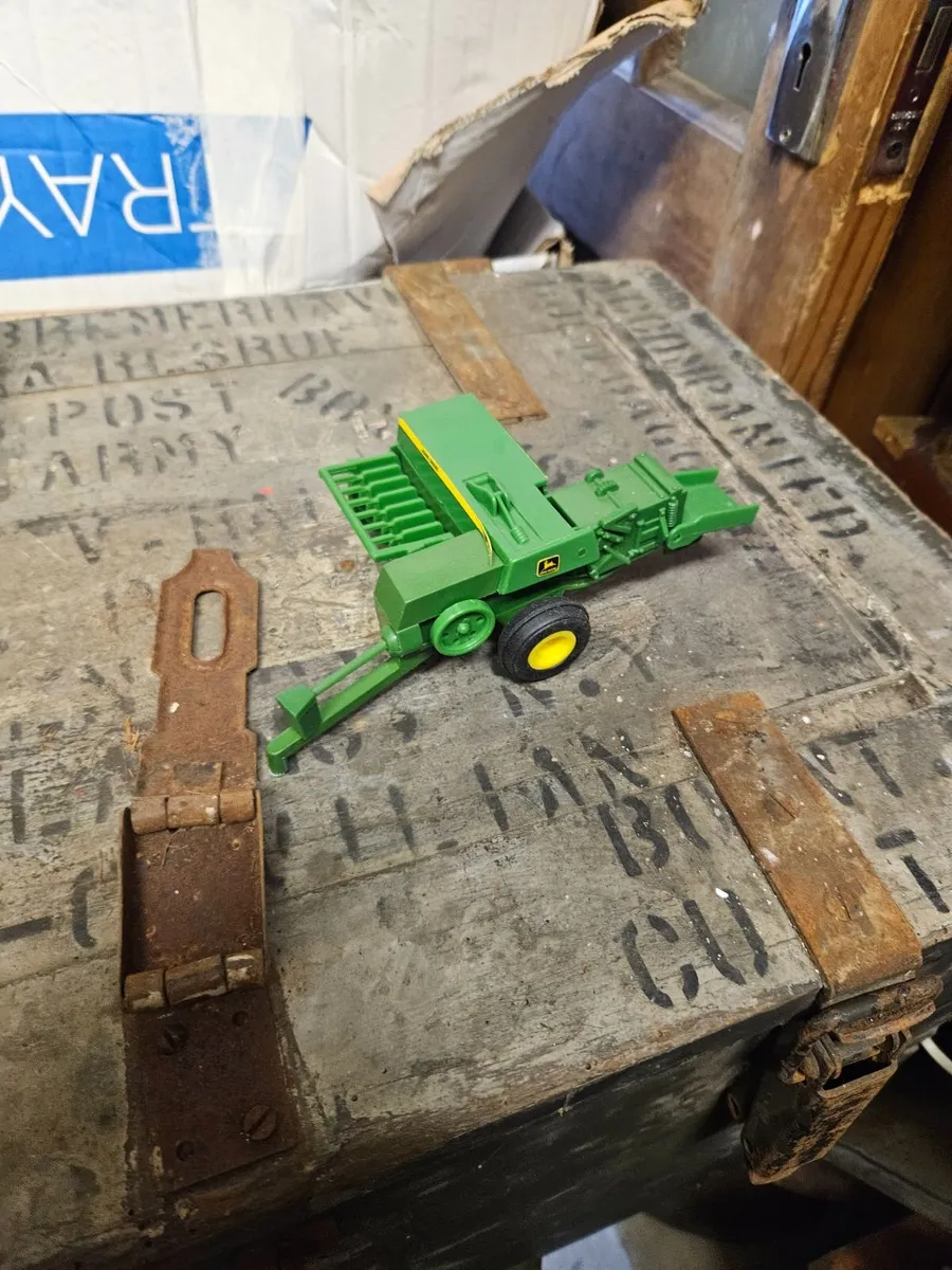 Britain's ERTL John Deere Baler - Image 2