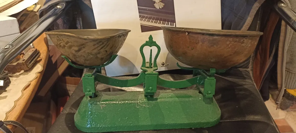 Set of Old Scales - Image 2