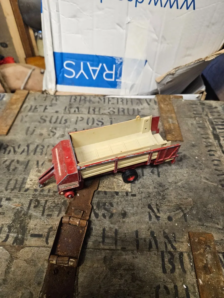 Britain's Farm Trailer - Image 2