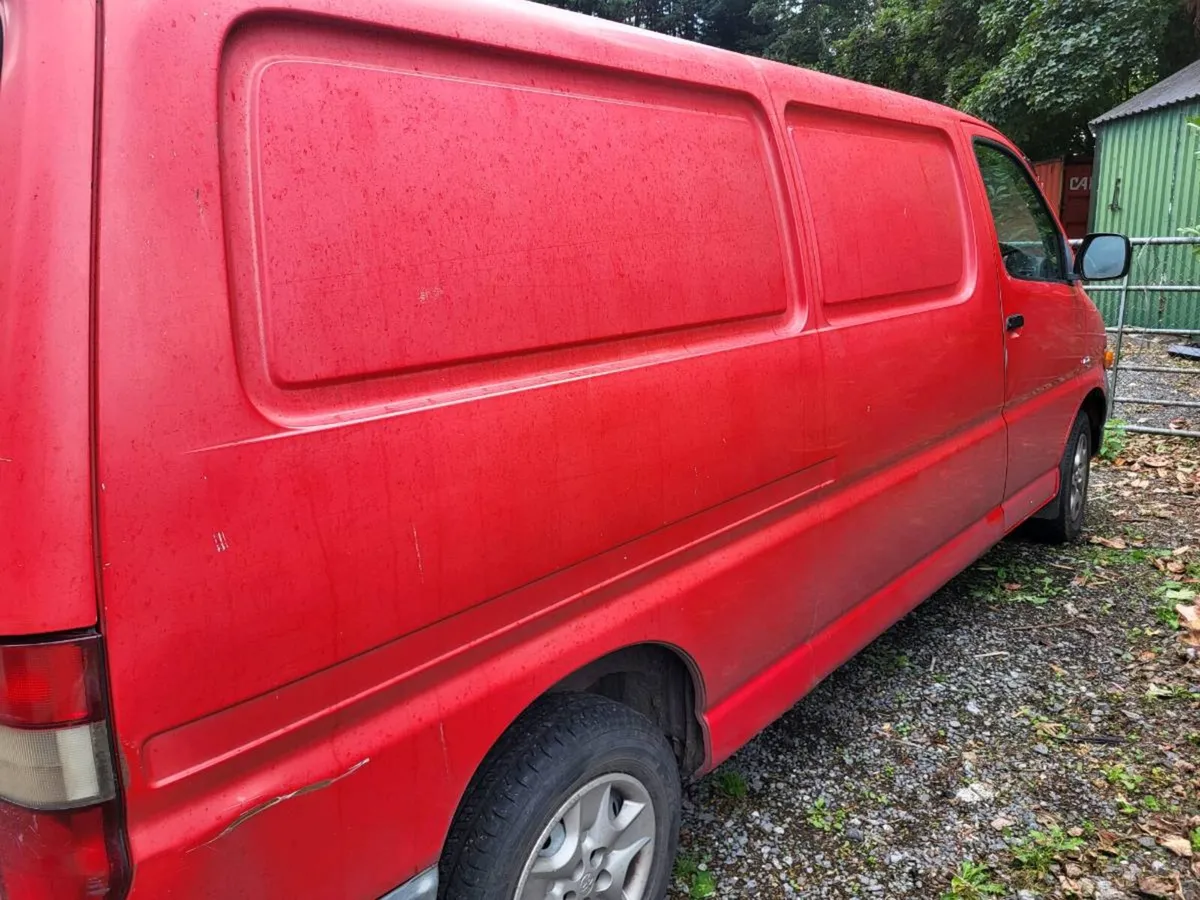 2006 Toyota Hiace - Image 4