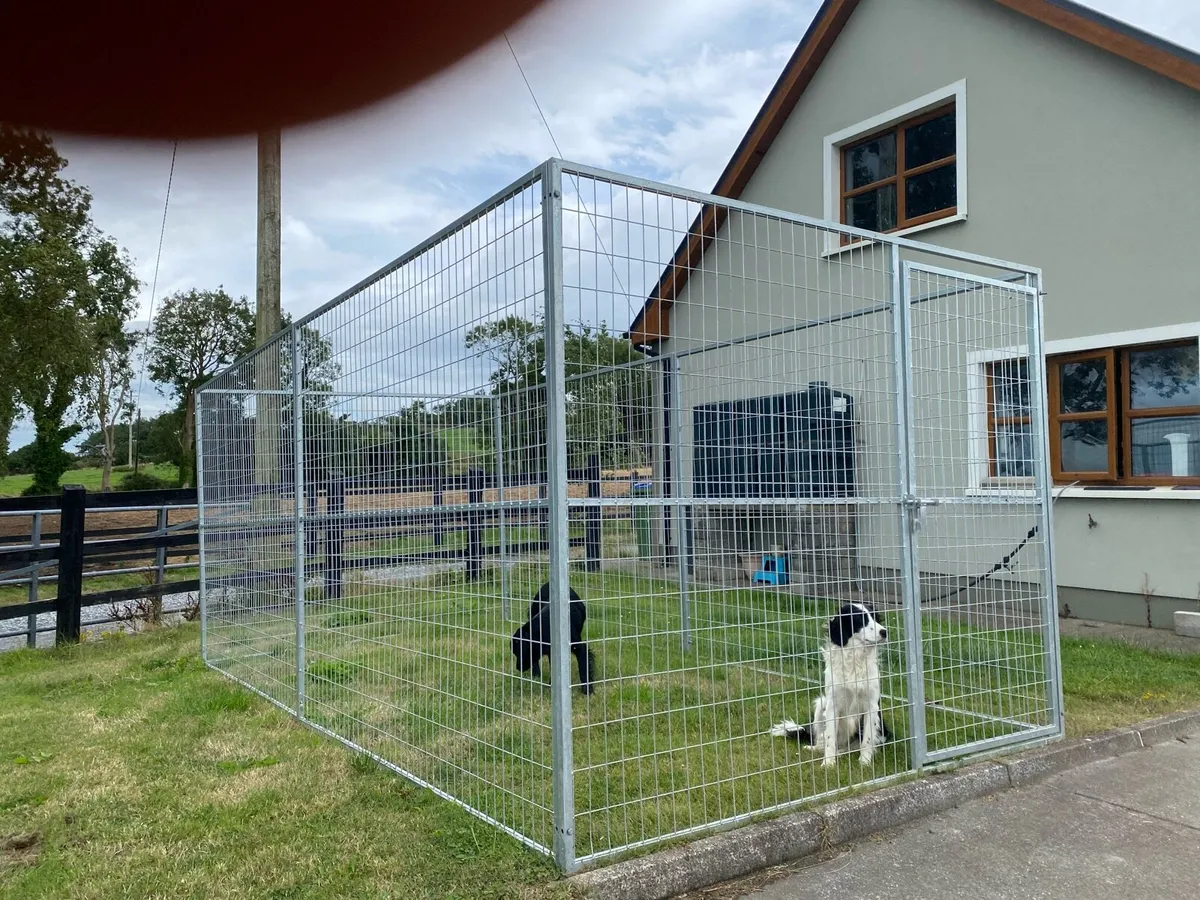 Dog pen/run 15 feet X 7 feet 6 inches - Image 1