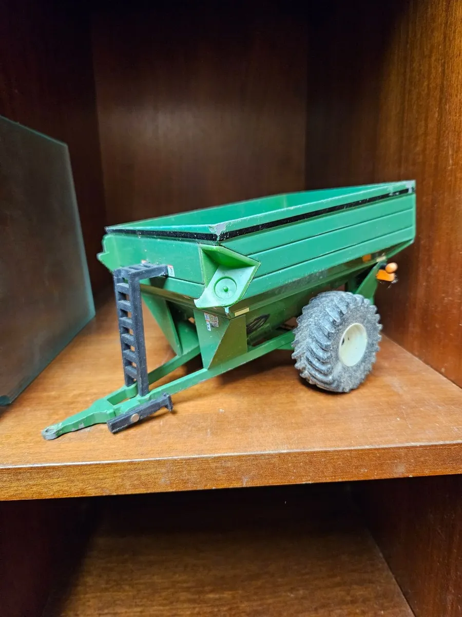 Britain's Farm Trailer - Image 3