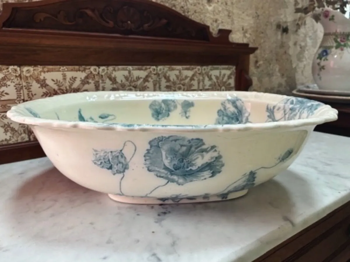 Large Victorian Wash Bowl - Image 4