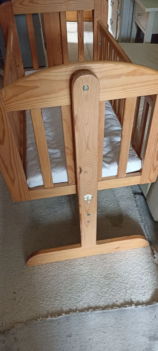Pine Crib - Image 1