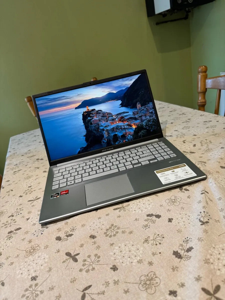 ASUS Vivobook - Image 1