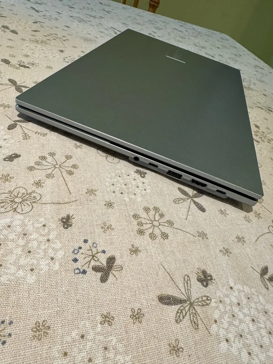 ASUS Vivobook - Image 4