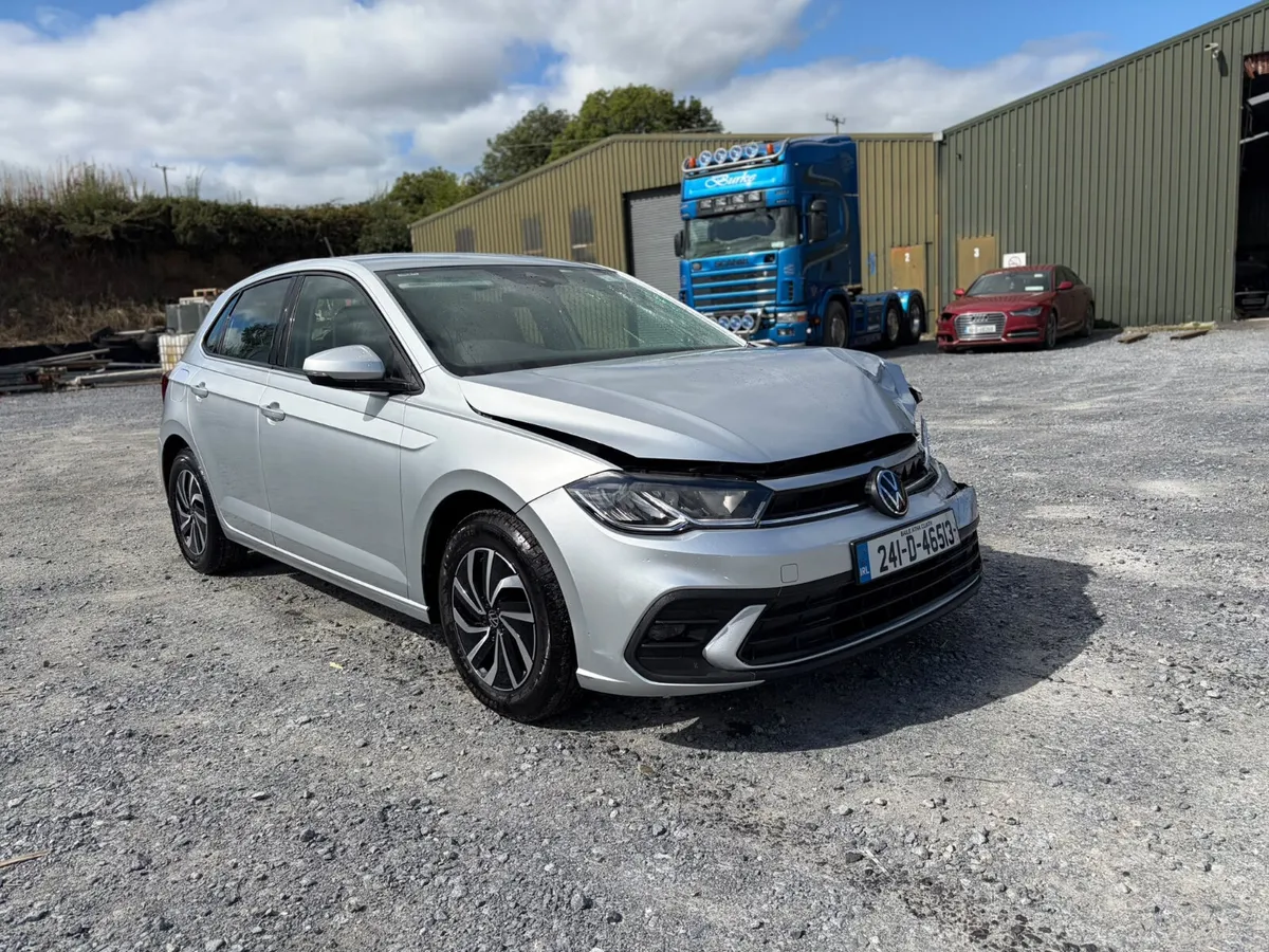 2024 Volkswagen Polo 1 L Automatic - Image 3