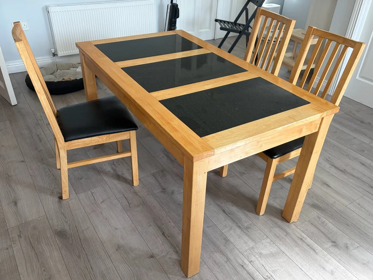 🍽️ Kitchen Table & 3 Chairs – €175 - Image 1