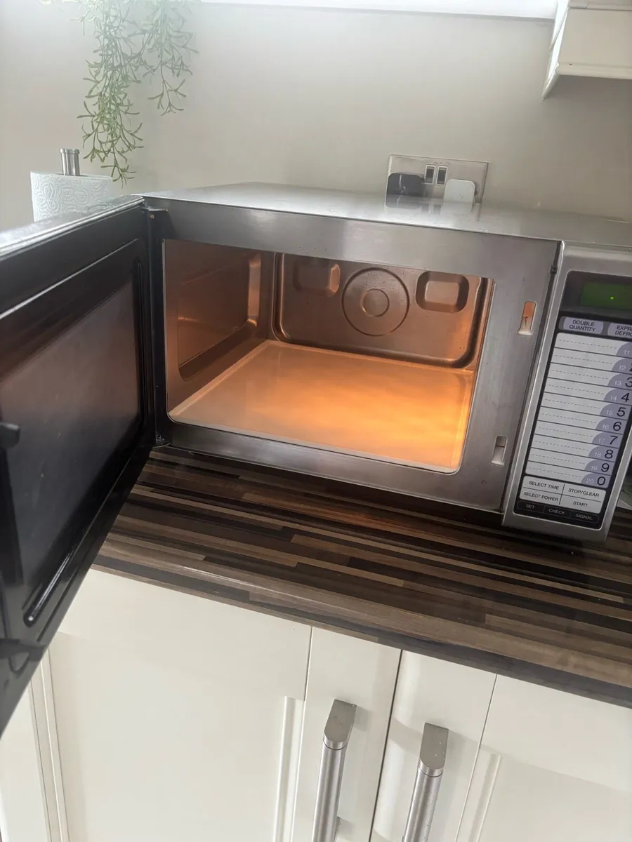 Sharp Commercial Microwave Oven - Image 2