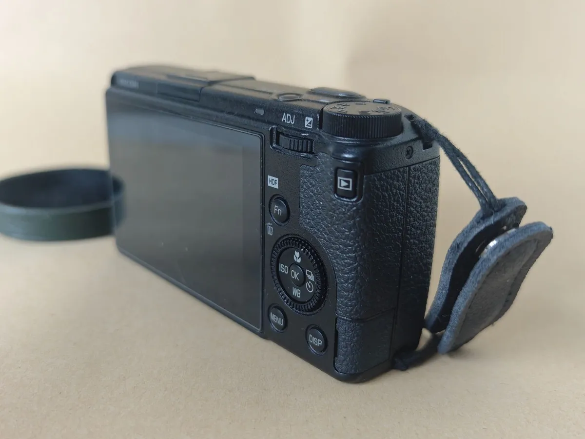Ricoh GR IIIx HDF - Ultimate Pocket Street Camera - Image 4
