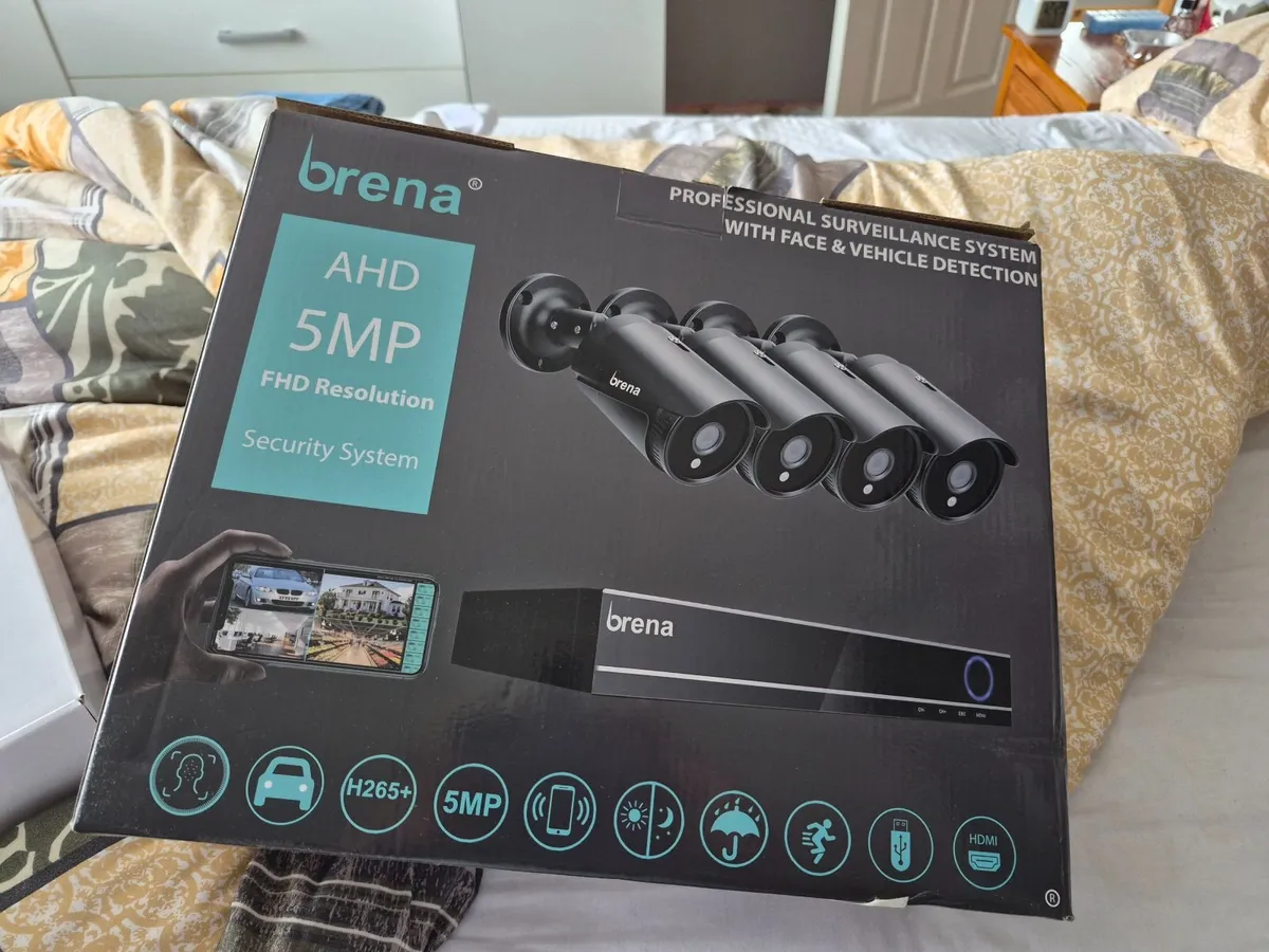 Brannd new outdoor cameras never used - Image 1