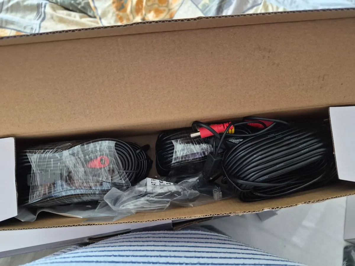 Brannd new outdoor cameras never used - Image 2