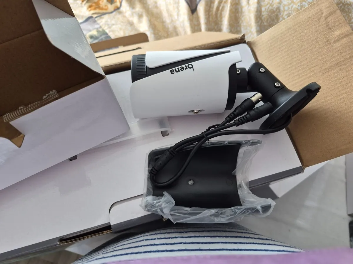 Brannd new outdoor cameras never used - Image 3