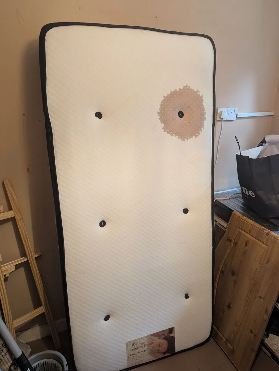 1 Single Bed - Image 2