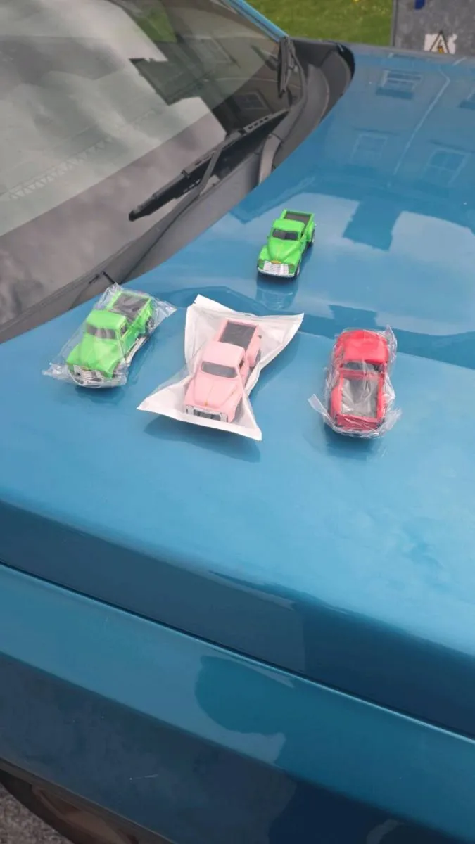 Pull back toy car - Image 1