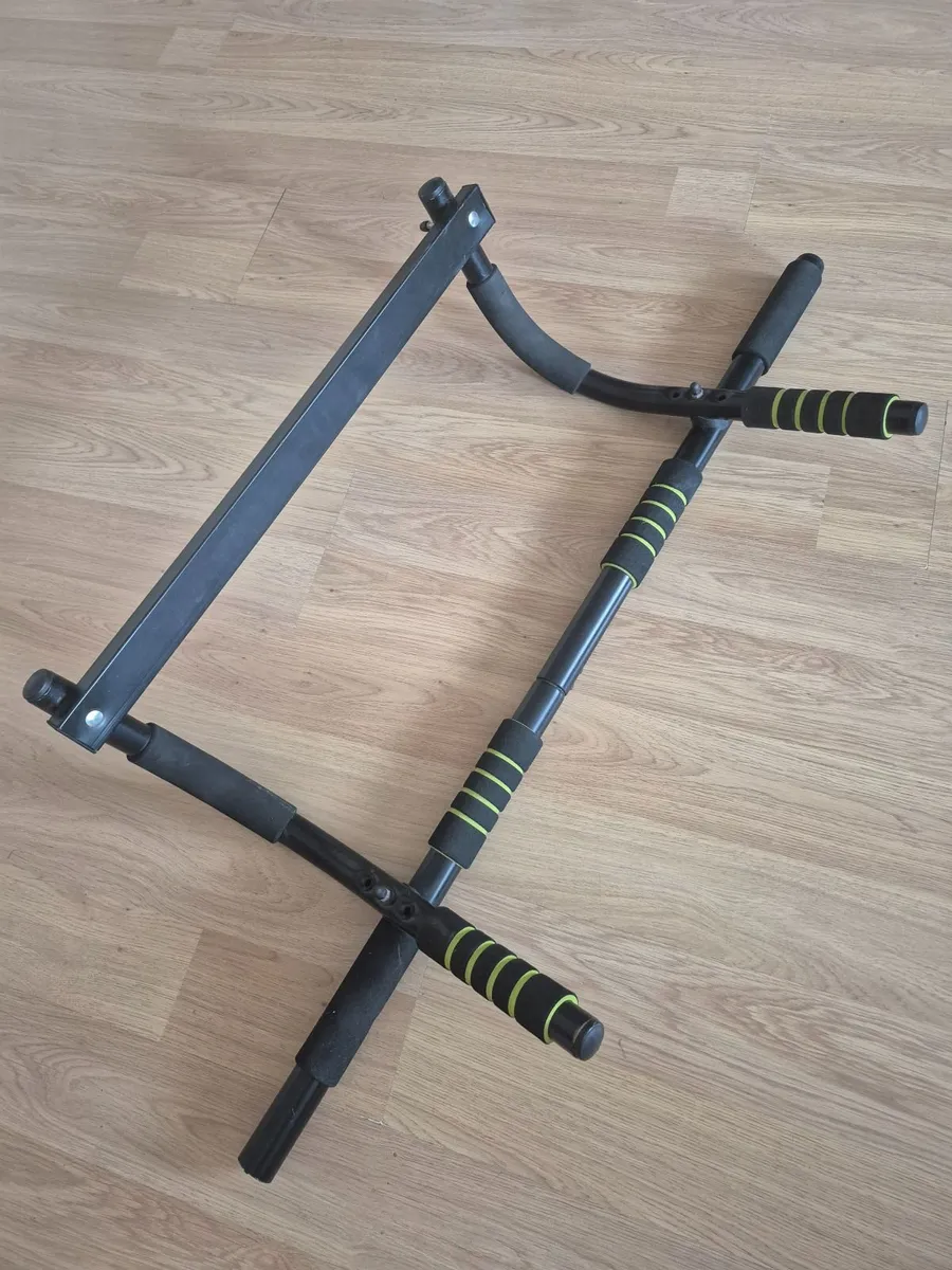 Pull Up Bar