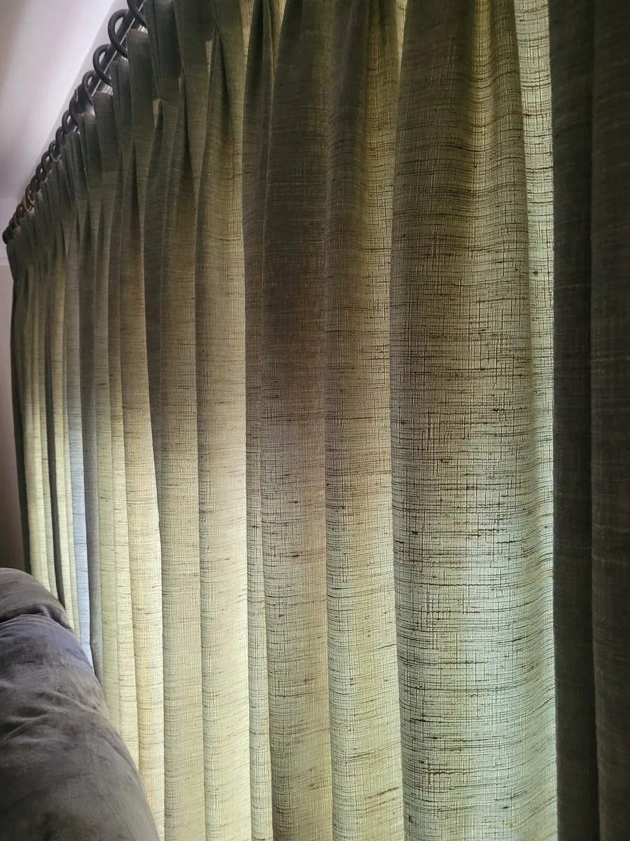 Sittingroom Curtins - Image 3