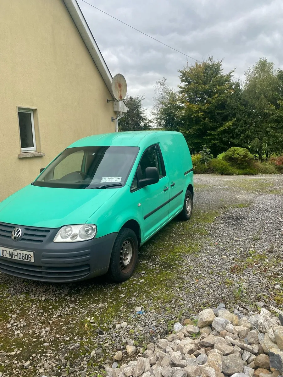 VW Caddy van - Image 2