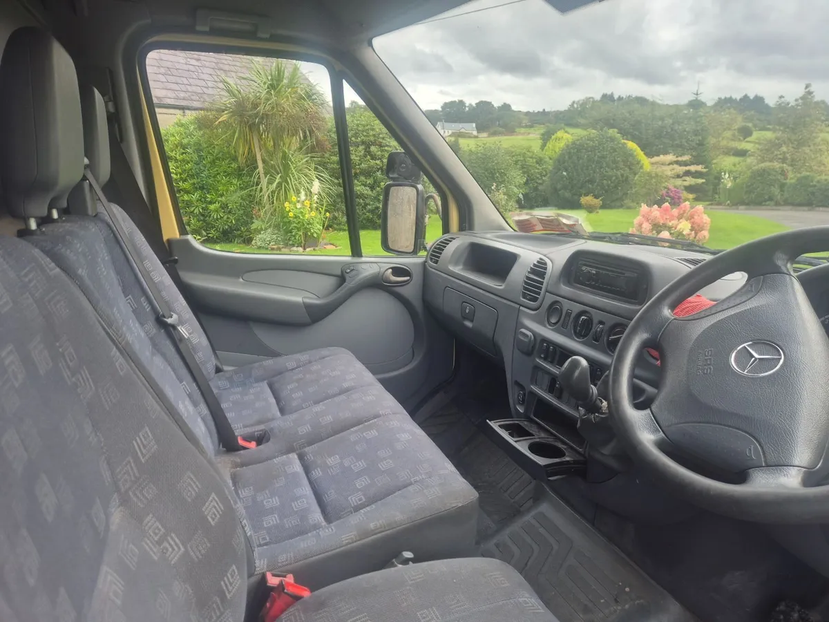 Mercedes-Benz Sprinter 2005 - Image 2