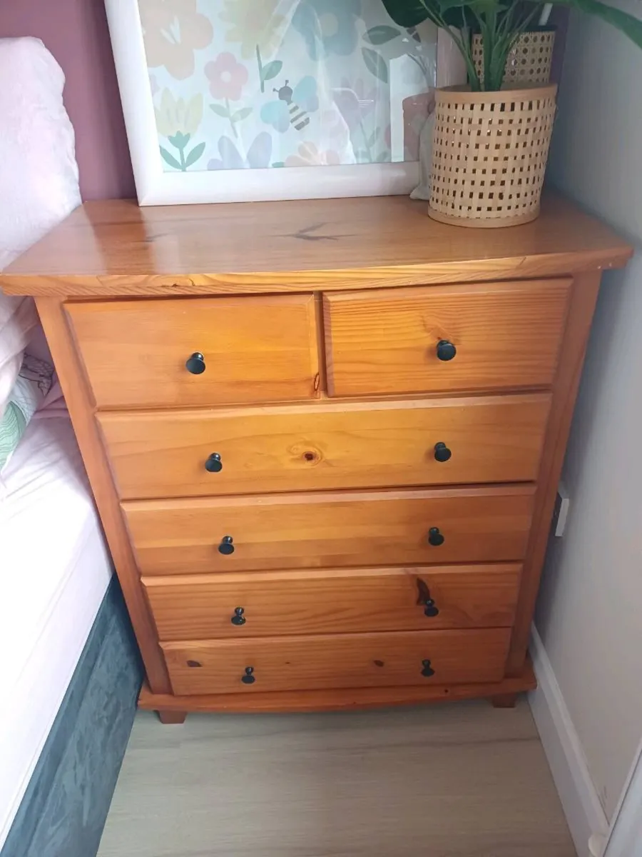 Chest of drawers - Image 1