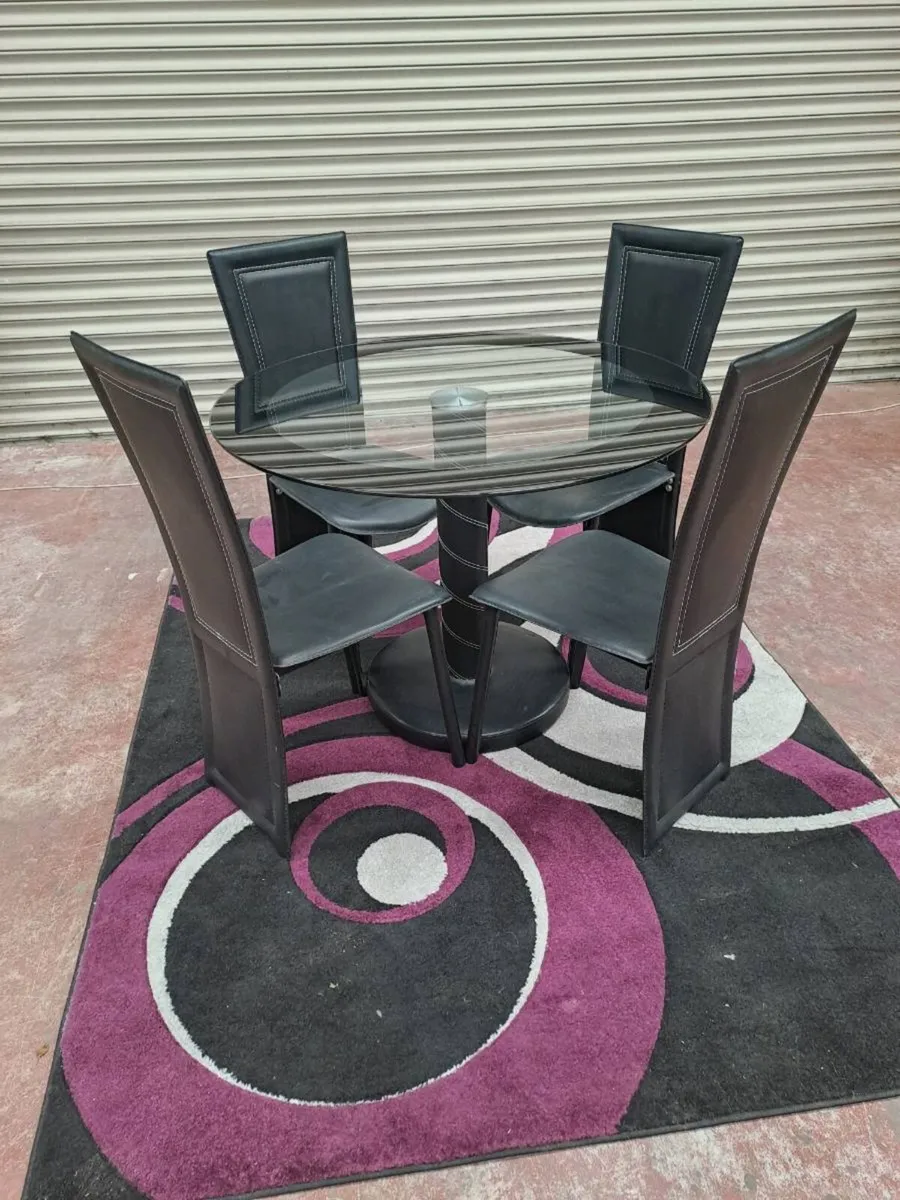 Dining table and chairs - Image 2
