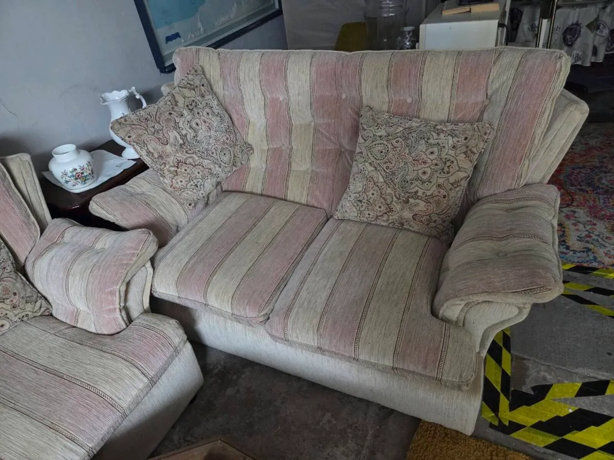 3 +2 sofa - Image 2