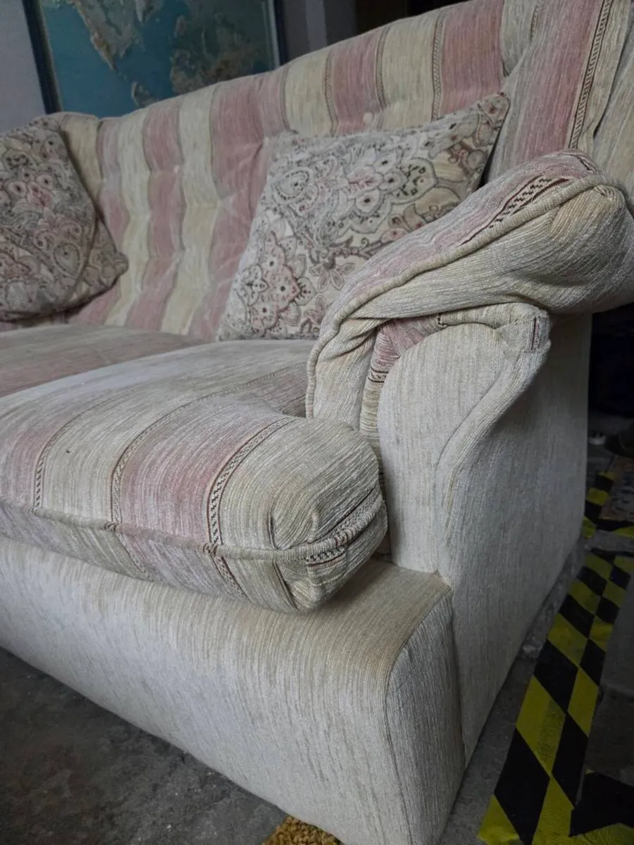 3 +2 sofa - Image 3