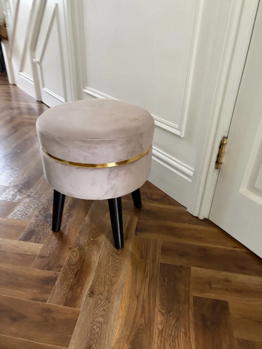Grey velvet footstool - Image 2