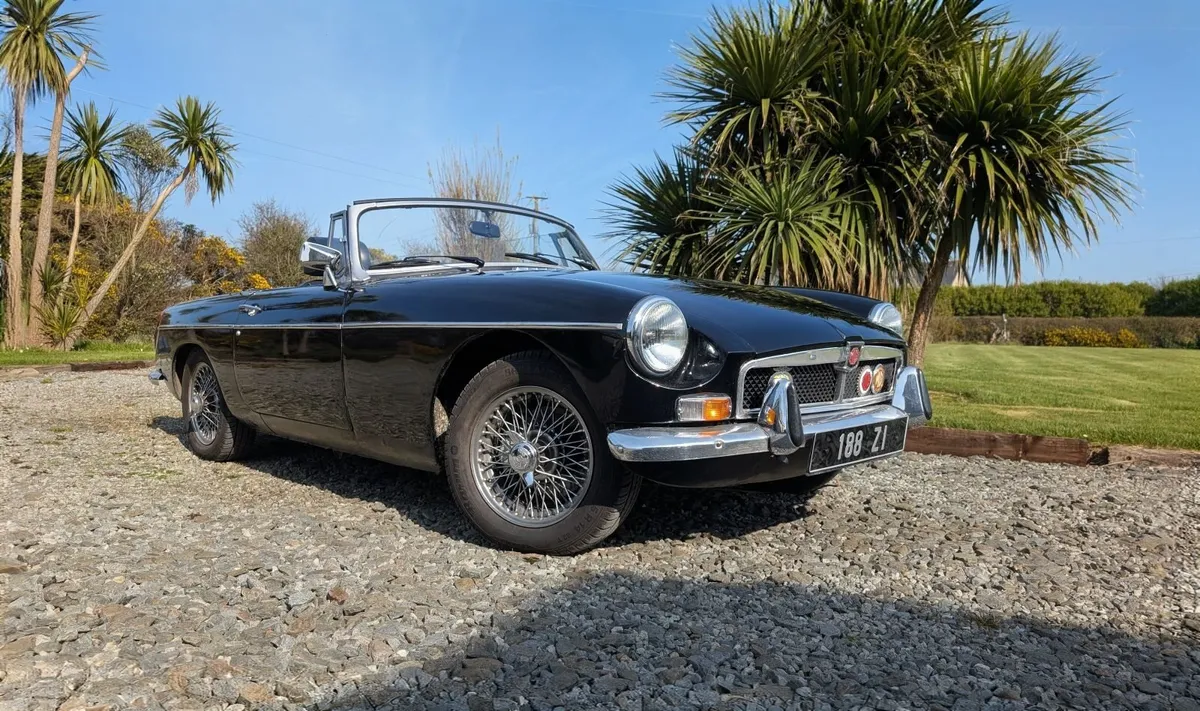 MGB  Coupe - 1973 (Black) - Image 4