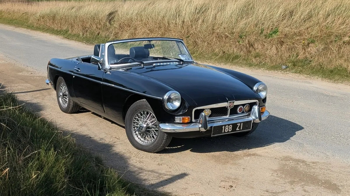 MGB  Coupe - 1973 (Black) - Image 1