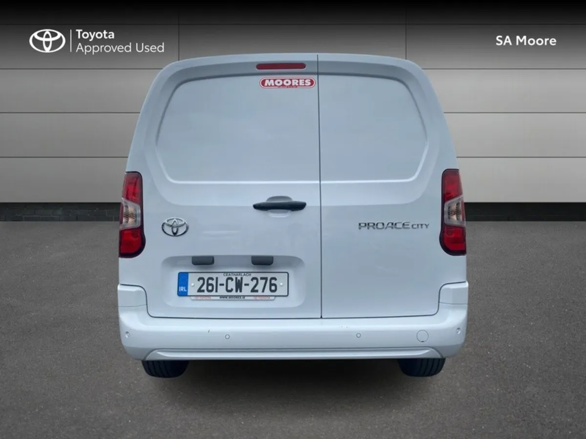 Toyota Proace City RARE - AUTO - LWB - GX 130HP LW - Image 4