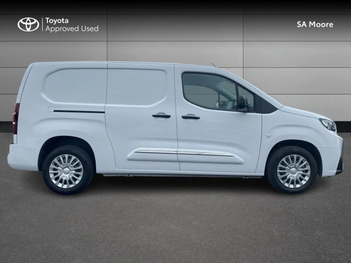 Toyota Proace City RARE - AUTO - LWB - GX 130HP LW - Image 3
