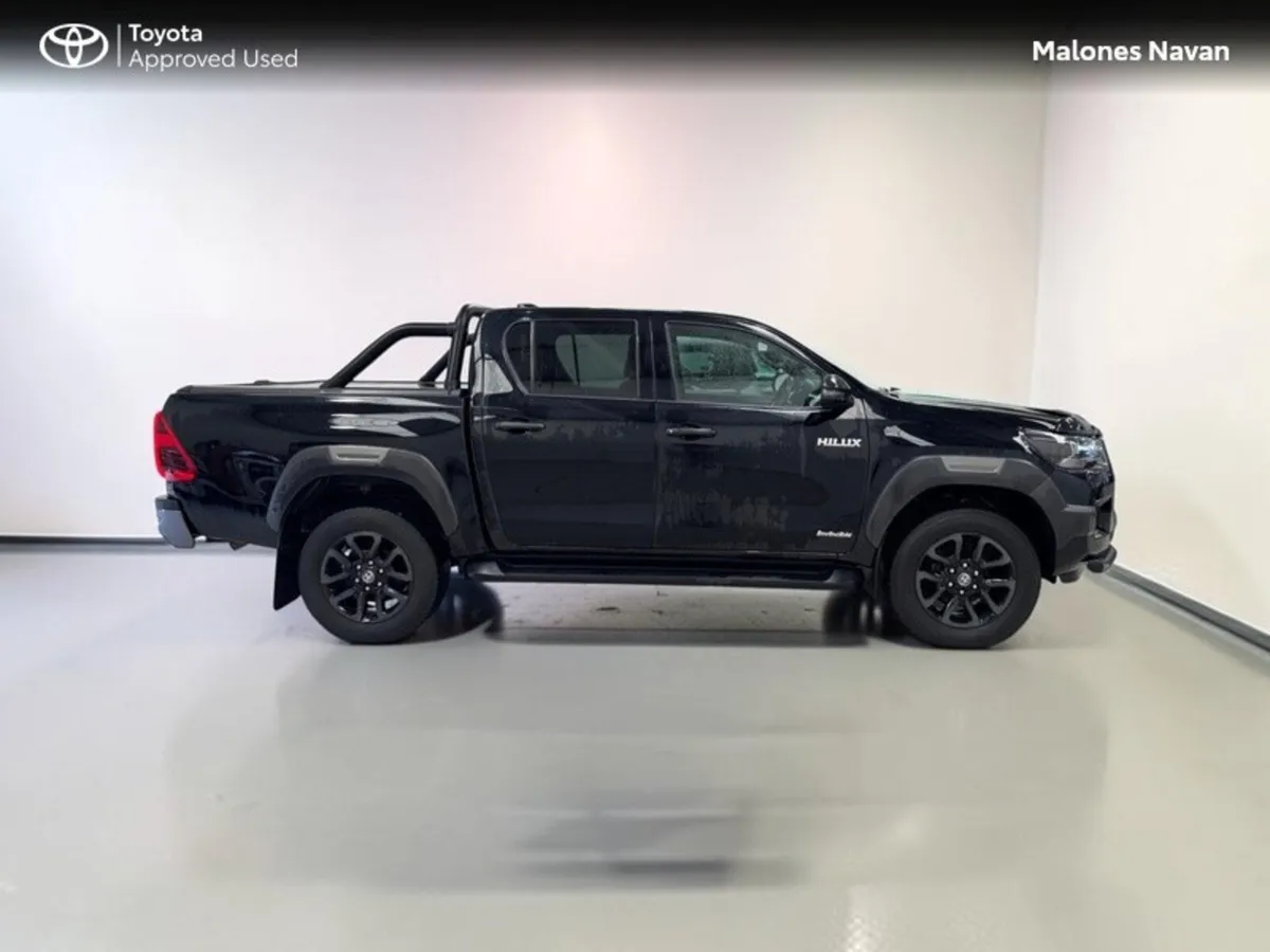 Toyota Hilux 2.8 INVINCIBLE AUTO €40,610 Plus Vat - Image 3