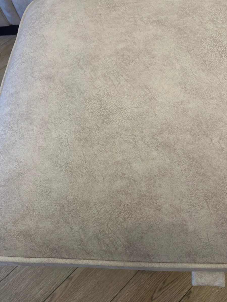 Large storage footstool - Image 4