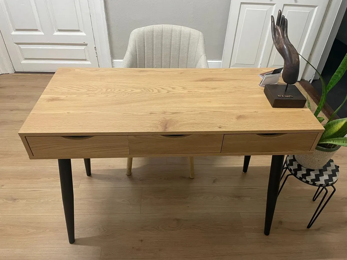 desk - Image 1