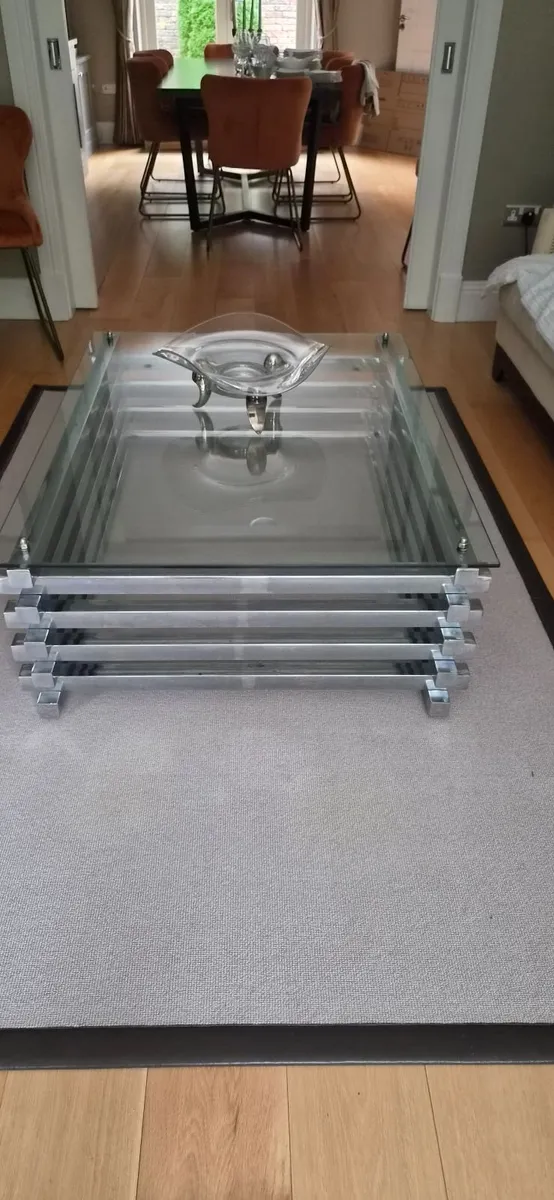 Large coffee table - Image 1